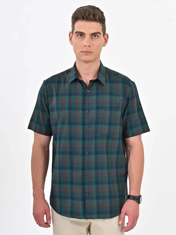 Men Checked Half Sleeve Cotton Shirt