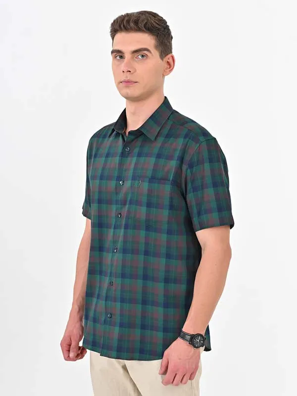 Men Checked Half Sleeve Cotton Shirt